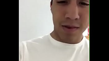 Preview 1 of Huge Fake Facial - Teen safado se mostrando