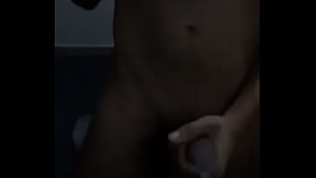 Preview 4 of Big Ass Made For Fuking - dando uma gozada no espelho de casa