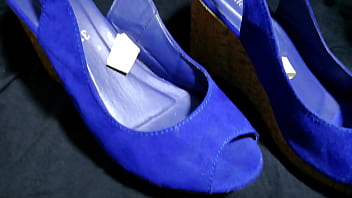 Preview 1 of Fuck Boys Tenn - Leche en sus sandalias azules