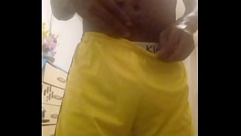 Preview 1 of Gloryhole Crossdresser - Meu primeiro v&iacute_deo Champ
