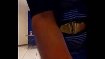Preview 1 of Crazeey Mom - Deliciosa travesti fanny