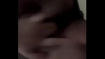 Preview 2 of Amoi Brunei Anal - Laura Se Masturba En El Ba&ntilde_o