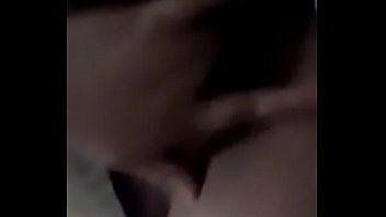 Preview 3 of Amoi Brunei Anal - Laura Se Masturba En El Ba&ntilde_o