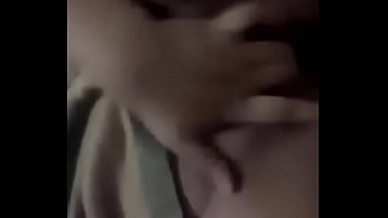 Preview 1 of Amoi Brunei Anal - Laura Se Masturba En El Ba&ntilde_o