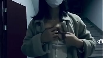 Preview 1 of Veery Small Girl - 辦公室騷奶露出