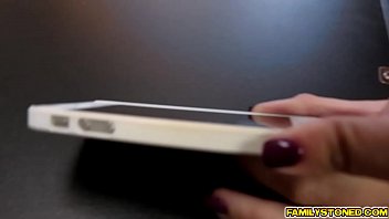 Preview 4 of Grosses Seins - Kelly Green sucking Jmacs chunky cock
