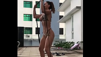 Preview 1 of Bsu Aex - Noelia Rios incre&iacute_ble modelo argentina tetona culona entrenando instagram