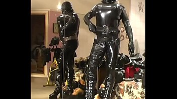 Preview 4 of Jump Booty - Roxina2005RubberFetishShow270205XL.WMV
