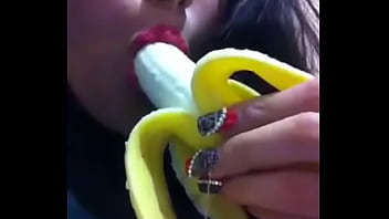 Preview 1 of Hinde Groups Sexx - Mi ex novia chupando un platano