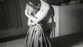 Preview 4 of Mature Anal Piss Spread Ffm - Vintage 1950&#039_s Pussy