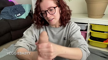 Preview 4 of Sie Hilft Ihm - how i would give you a handjob custom video - veggiebabyy
