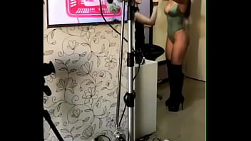 Preview 1 of Evolved Fights Com - Noelia Rios incre&iacute_ble modelo argentina tetona culona backstage fotos instagram
