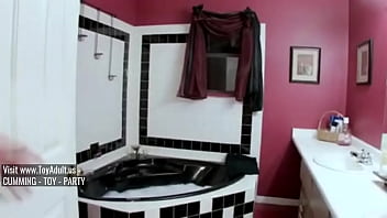 Preview 1 of Tnxx Sex - Redhead In Bubble Bath