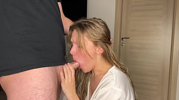 Preview 4 of Laspean Sex - Fast blowjob after shower. Fuck my throat honey