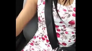Preview 1 of Knox Nuru Massage - Mostrando a Bucetinha no Carro