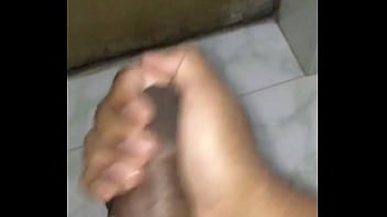 Preview 2 of Sikis Lesbe - Desi Indian milking cock with huge cumshot- Exclusive masturbation!!
