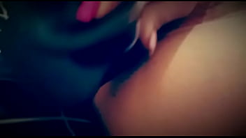 Preview 4 of Fitness Girl Handjob - Danae se masturba con dildo negro