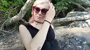Preview 1 of Beautiful Green Eyes Girl S Xxx - Kinky Hikers: Lake Erie Beach Public Blowjob