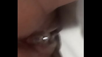 Preview 4 of Outdoor Guck Creampie - Bucetinha colocando a porra pra fora