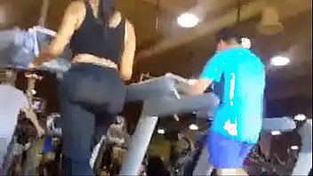 Preview 4 of Desanges - culona en el GYM