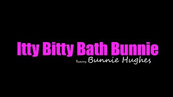 Preview 1 of Rida Asfhani Pakistan - Bath Time Quickie For Amateur Cutie
