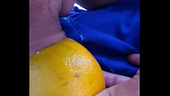 Preview 4 of Xxxing Asshole - Comendo laranja