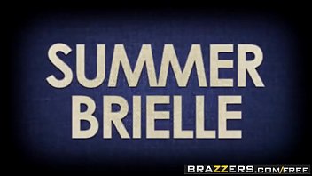 Preview 1 of Good Table Fuck - Brazzers - Big Wet Butts - Bubble Butt Jeans scene starring Summer Brielle and Ramon