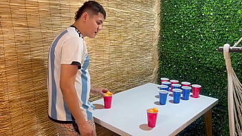 Preview 1 of Cow Uder - Un juego caliente de hermanastros termina con una corrida en su culo.
