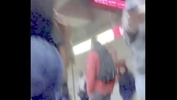 Preview 2 of Saxo Star - Rica culona en el subte linea H