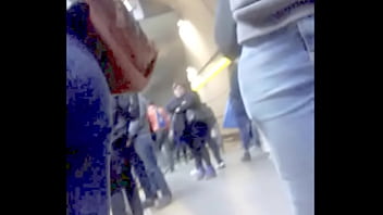 Preview 4 of Saxo Star - Rica culona en el subte linea H