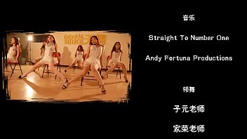 Preview 4 of Sophia Gang Bang - 性感椅子舞(錦舞團提供)