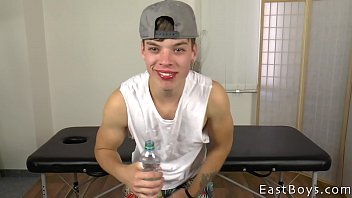 Preview 3 of Sil Pec Xxx Video - Tommy Poulain - Handjob Casting