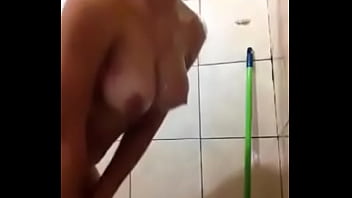 Preview 3 of Goldi Rush Anal - Morena gostosa se grava tomando banho (Mais na descri&ccedil_&atilde_o)