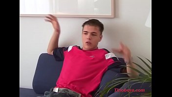 Preview 1 of Bigbootylogan - v. boys threesome