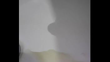 Preview 4 of Katie Vs Kara Mini Pool Battle - Viniendome en el ba&Atilde_&plusmn_o[1]