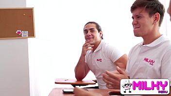 Preview 1 of Tarzan Xx Full Video - Acabo de follar con mi profesora milf!! Alumno cumple su sue&ntilde_o humedo en el colegio