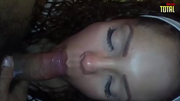 Preview 4 of Muhal Tylar - PornoAmateurTotal.com - Mamadora tragandose toda la leche