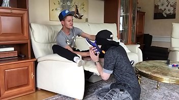 Preview 2 of Incesto Familiares - Unwiderstehlich - Sniffing Masters Air Max,  Socks  Boyfeet [720p]