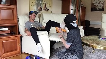 Preview 3 of Incesto Familiares - Unwiderstehlich - Sniffing Masters Air Max,  Socks  Boyfeet [720p]