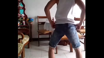 Preview 2 of Xxx Www Zzz O Com - Boy twerking 02