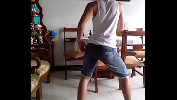 Preview 3 of Xxx Www Zzz O Com - Boy twerking 02