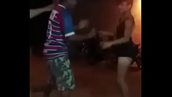 Preview 2 of Young Nude Vk Boys - Esposa pega o marido no Bar com o gay