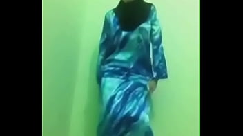 Preview 1 of Monster Long Cock Deepthroat - Tudung Strip