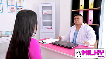 Preview 1 of Lady Tannia - Doctor pervertido le revisa el co&ntilde_o humedo a la paciente sumisa