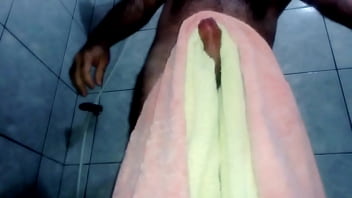 Preview 2 of Exxxxtra Teen - Teste da toalha