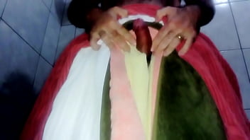 Preview 4 of Exxxxtra Teen - Teste da toalha
