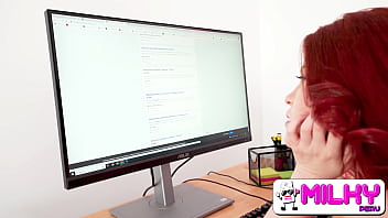 Preview 1 of Unnocent Boy - Jefes de empresa follan con sus nuevas secretarias culonas