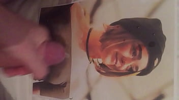 Preview 2 of Movie Pawg - Maisie Williams Cum Tribute 2