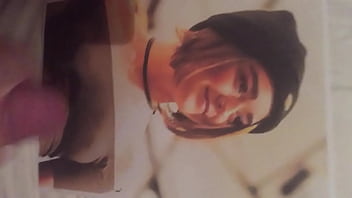 Preview 1 of Movie Pawg - Maisie Williams Cum Tribute 2