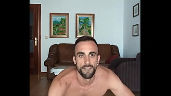 Preview 3 of Lesbian Picked - Bailo con falda Hawaiana,  muestro mi cuerpo desnudo y mi Polla bien dura y me masturbo